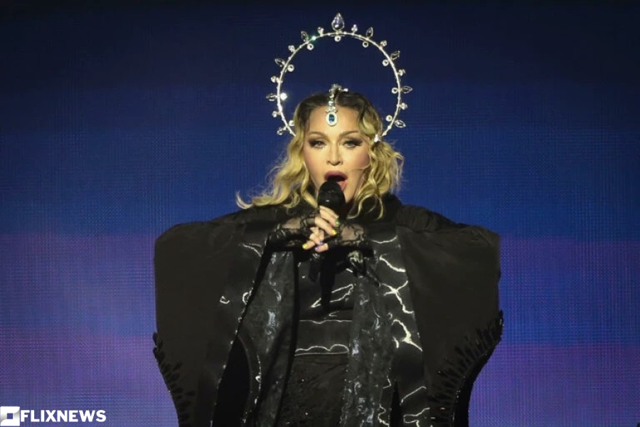 Show de Madonna tem palavrão, nudez e insinuações de sexo